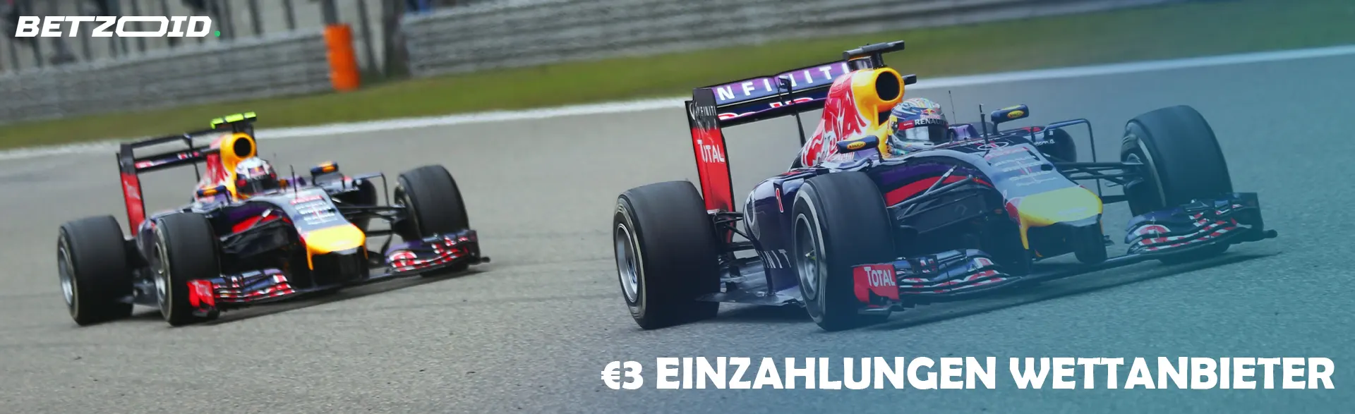 Formel-1-Autos auf der Strecke.