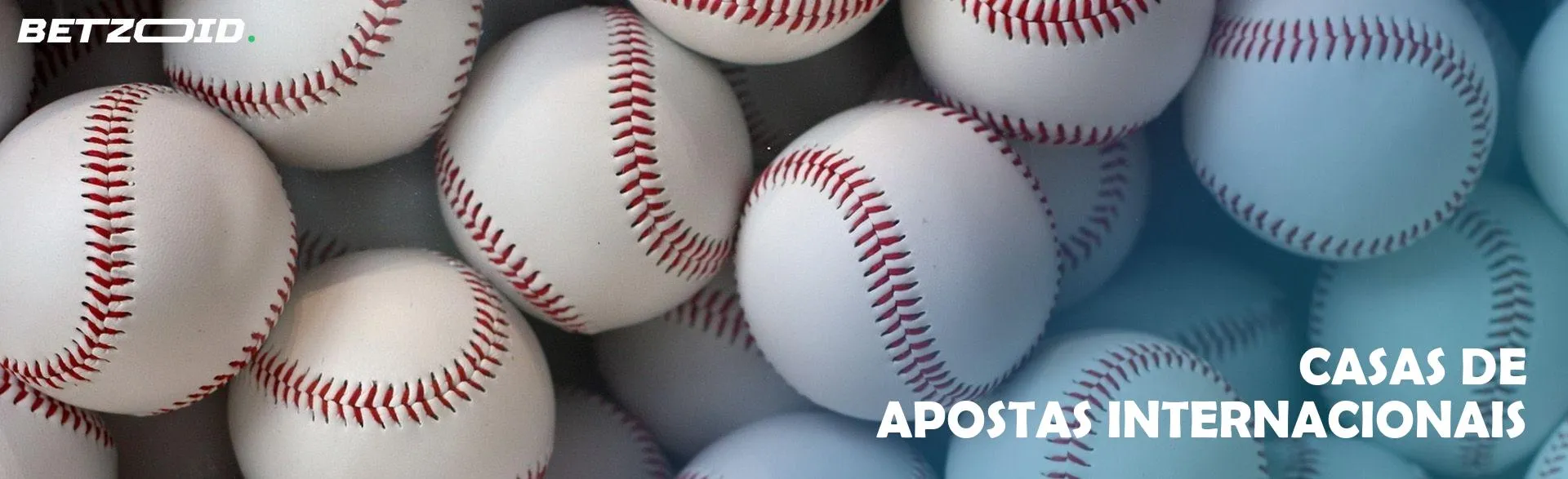 Uma pilha de bolas de basebol.