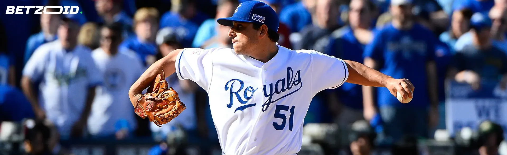 Baseball-pelaaja toiminnassa pelin aikana.