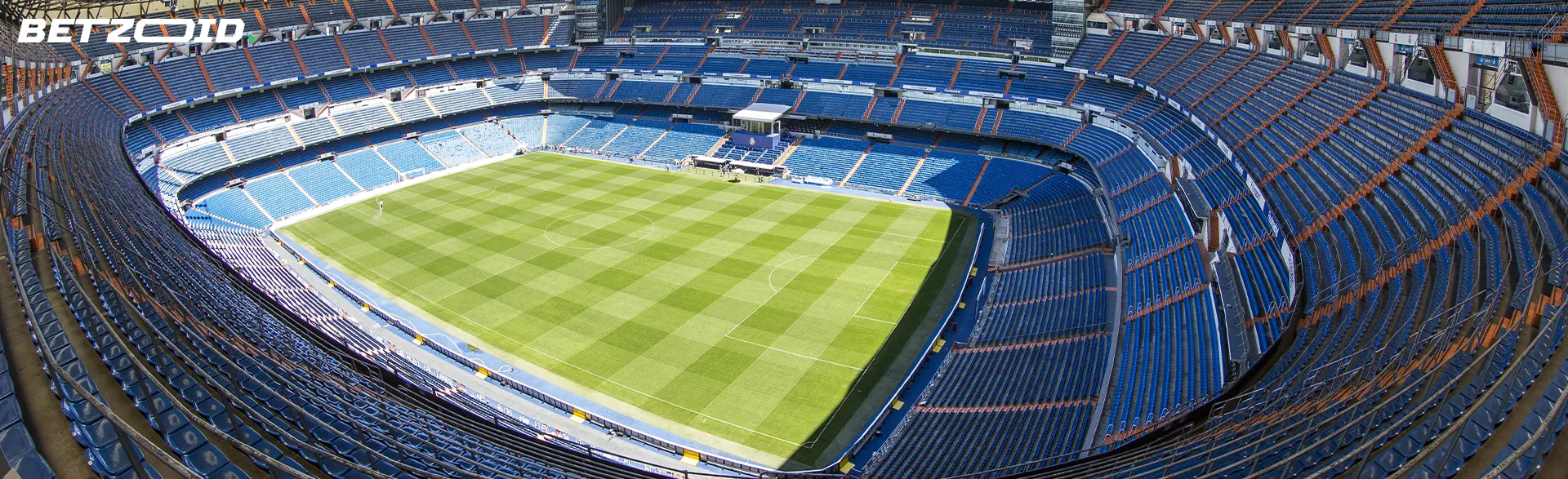 Estadio de fútbol vacío.