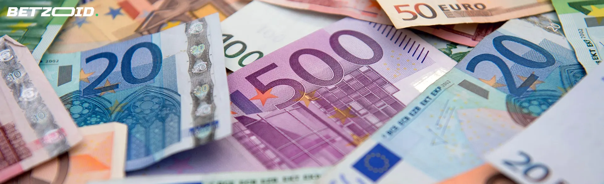 Billetes de euro de varias denominaciones en casas de apuestas por internet.