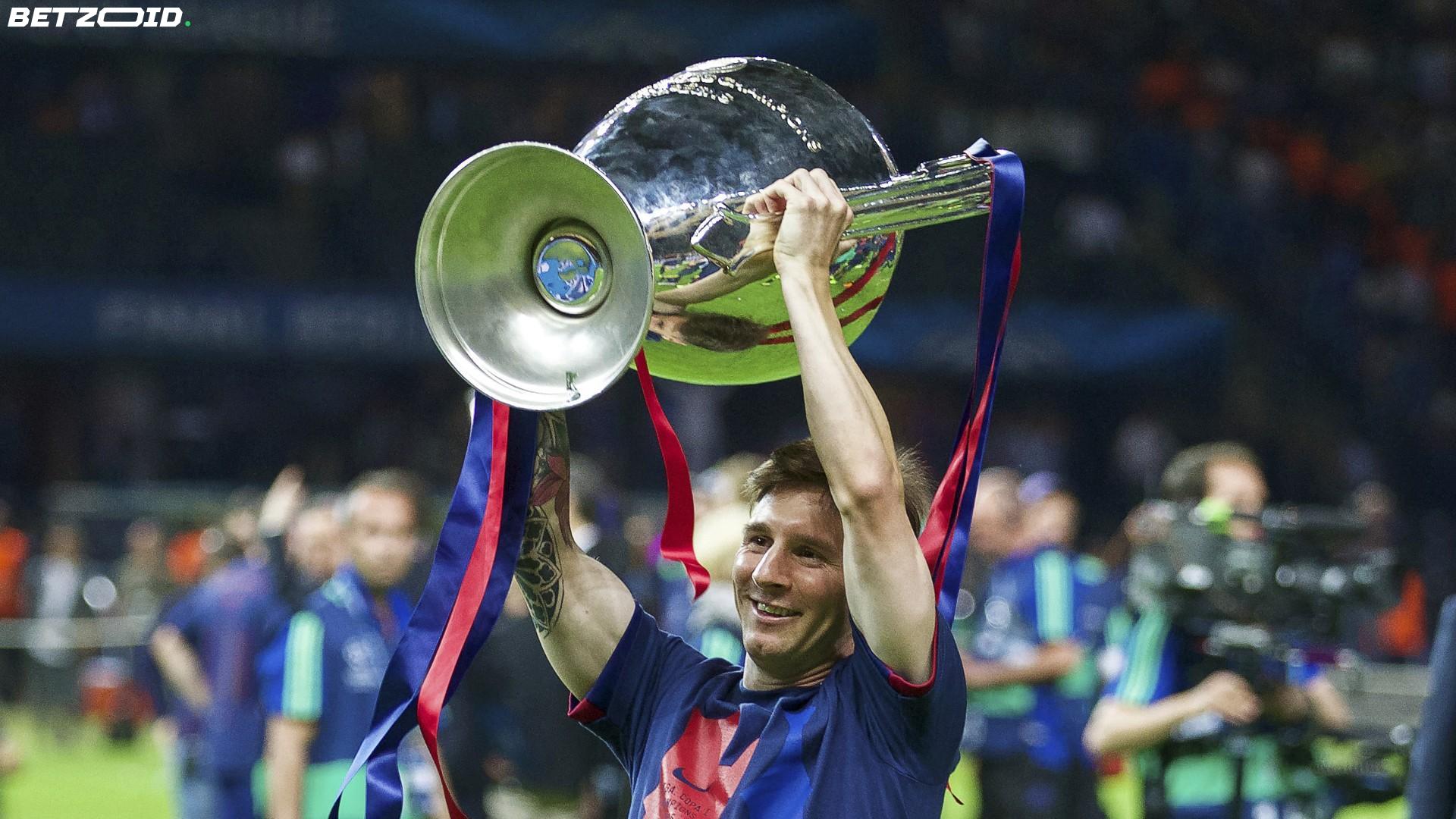 Football's Ultimate Achievement: The Teams and Coaches Who Won the Treble.