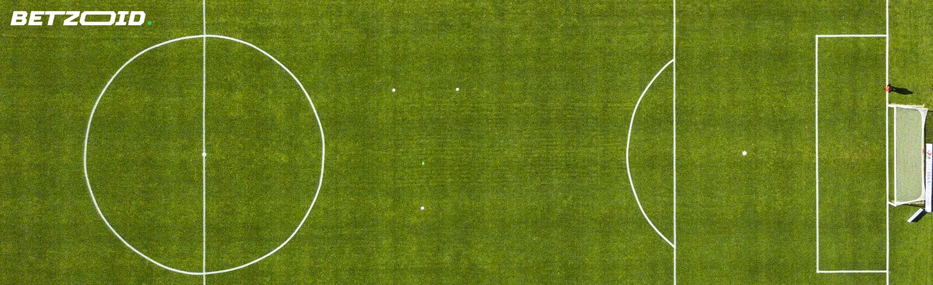 Leeres Fußballfeld.