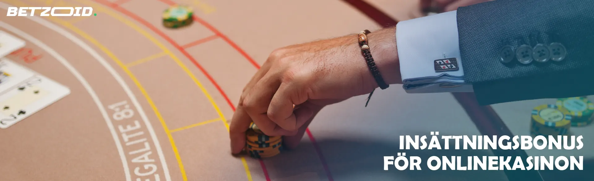 En spelare placerar marker på kasinobordet.