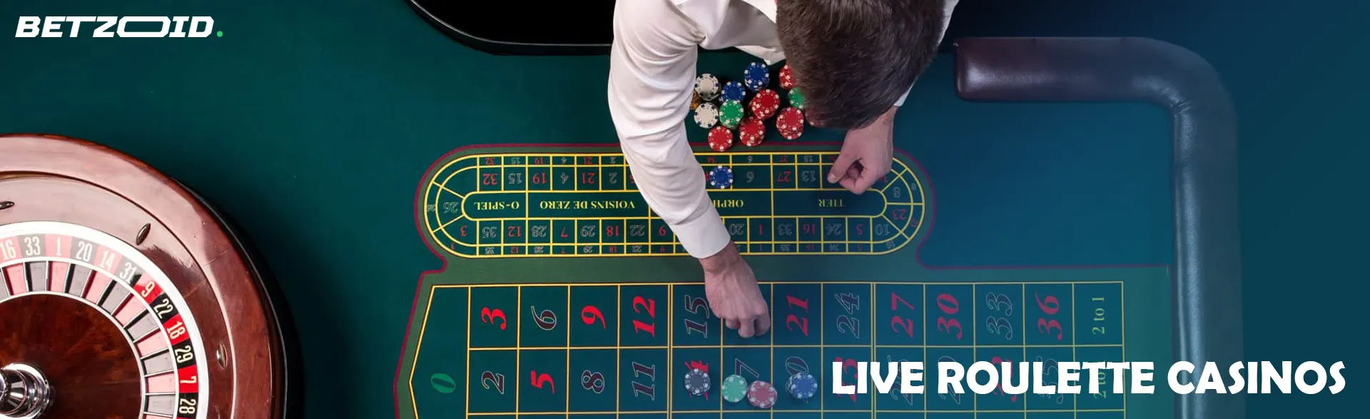 Ein Spieler legt Chips auf den Casinotisch.