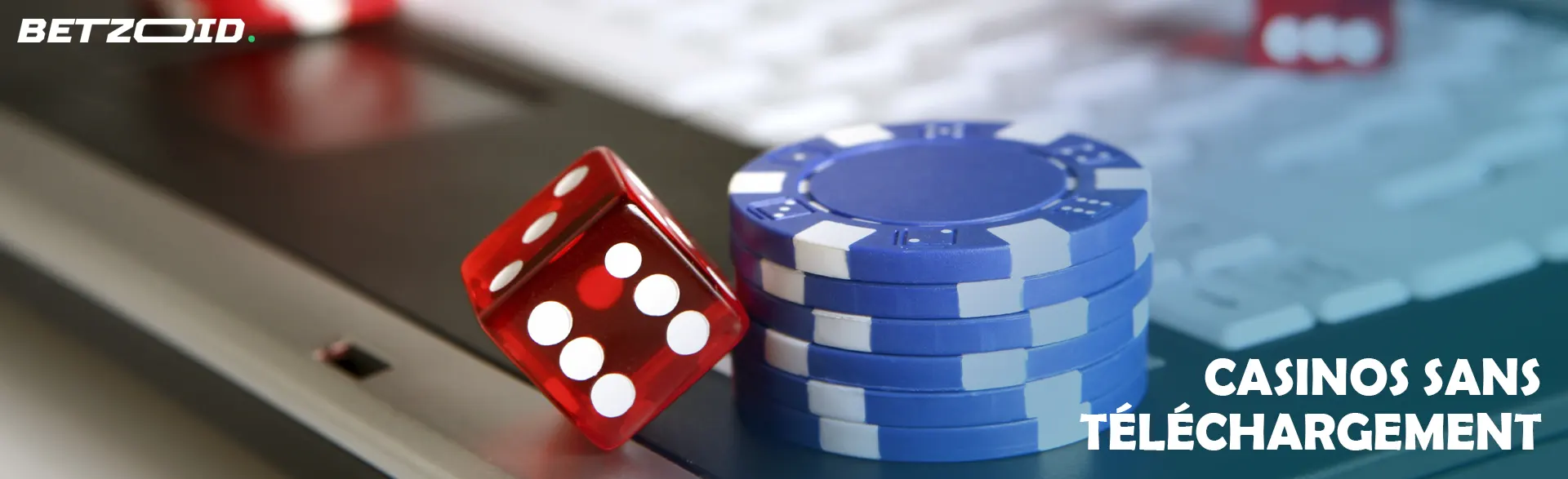 Jetons et dés sur un clavier d'