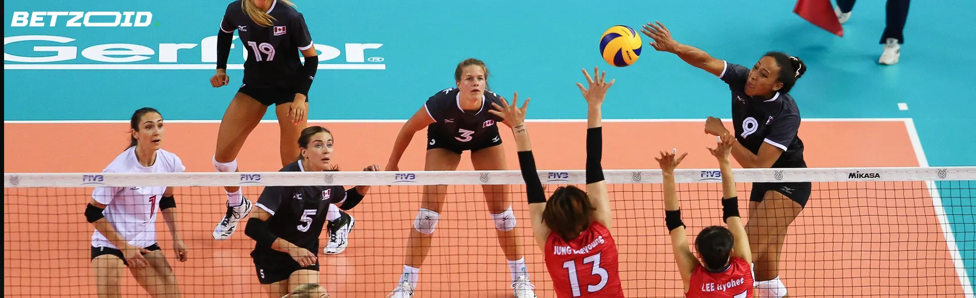 Un giocatore di pallavolo in azione durante una partita.