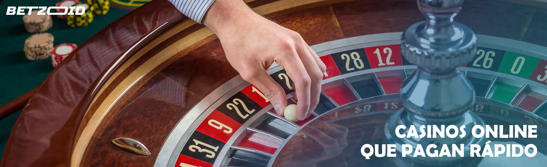 El jugador coloca la bola en la ruleta.