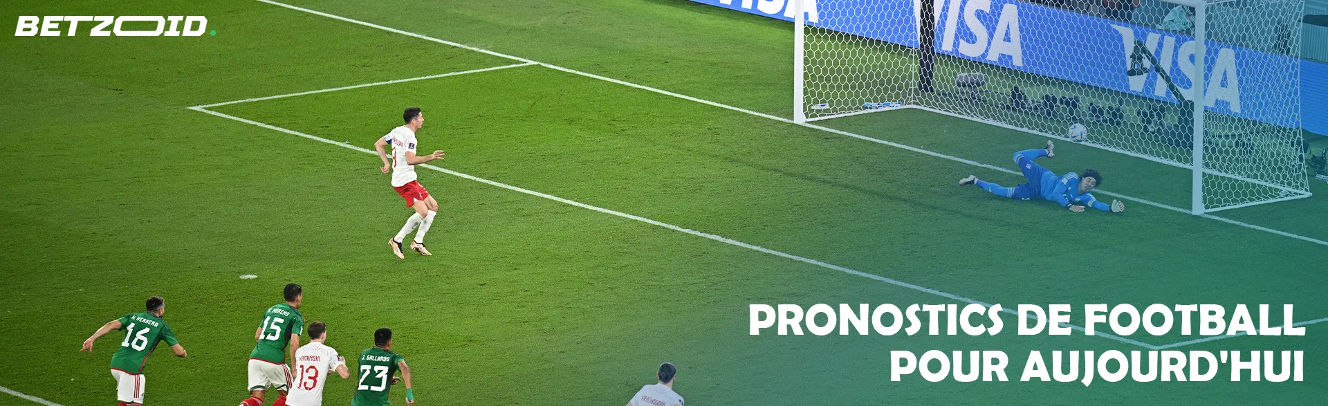 Joueurs de football sur le terrain pendant le match.