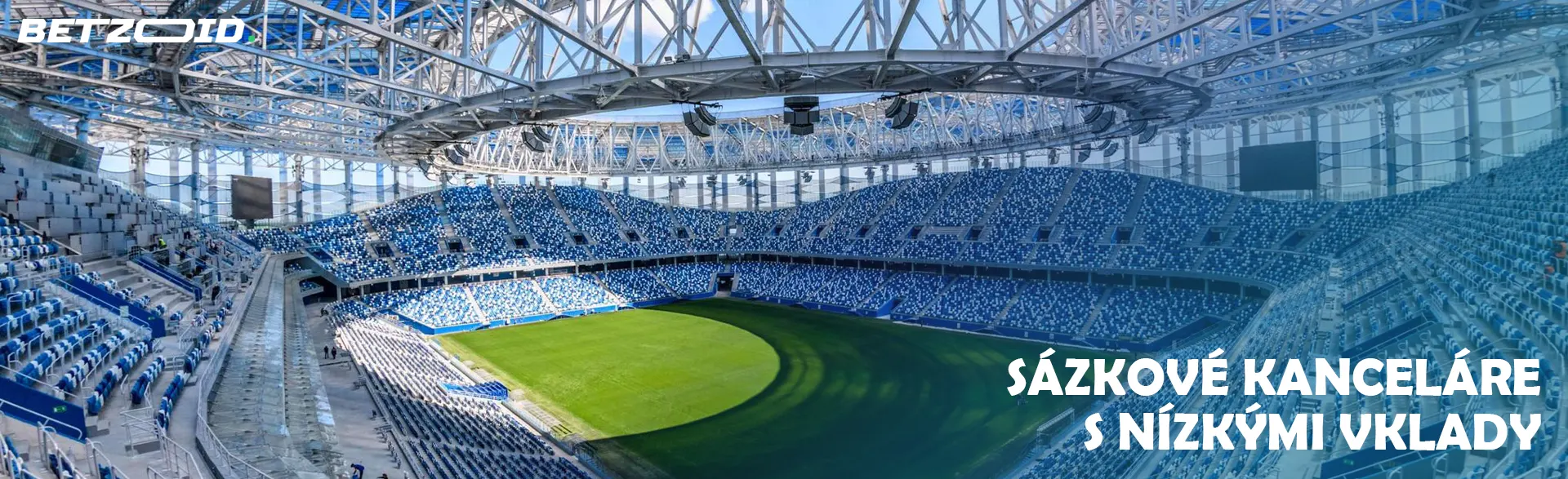 Prázdný fotbalový stadion.