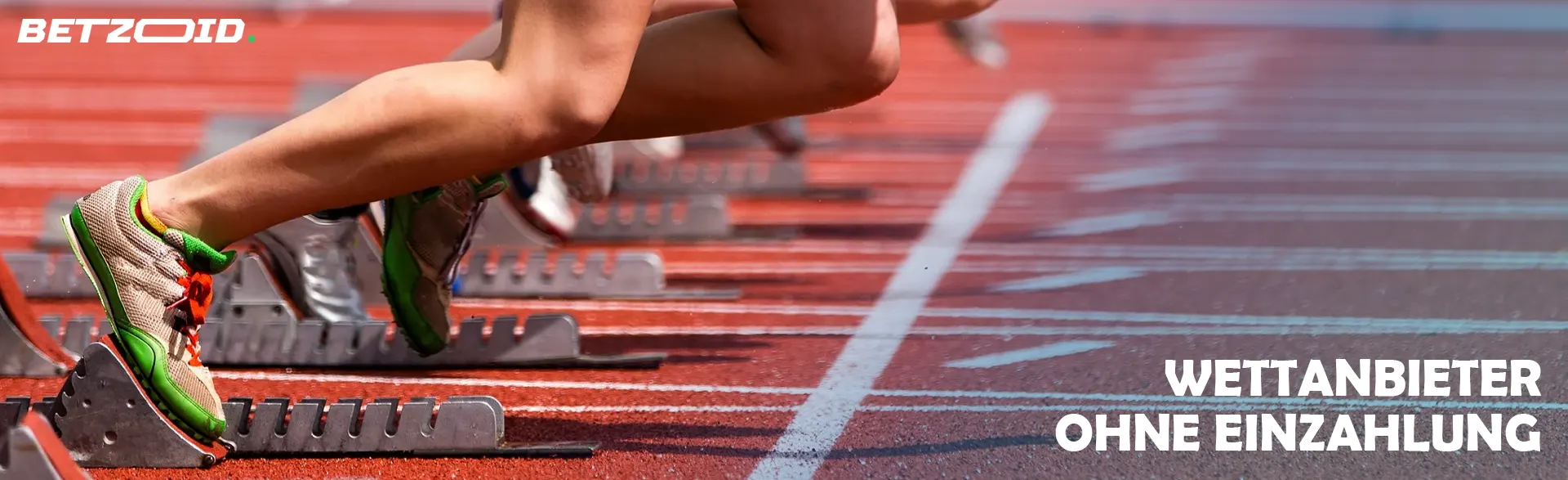 Athleten stehen am Start des Rennens.