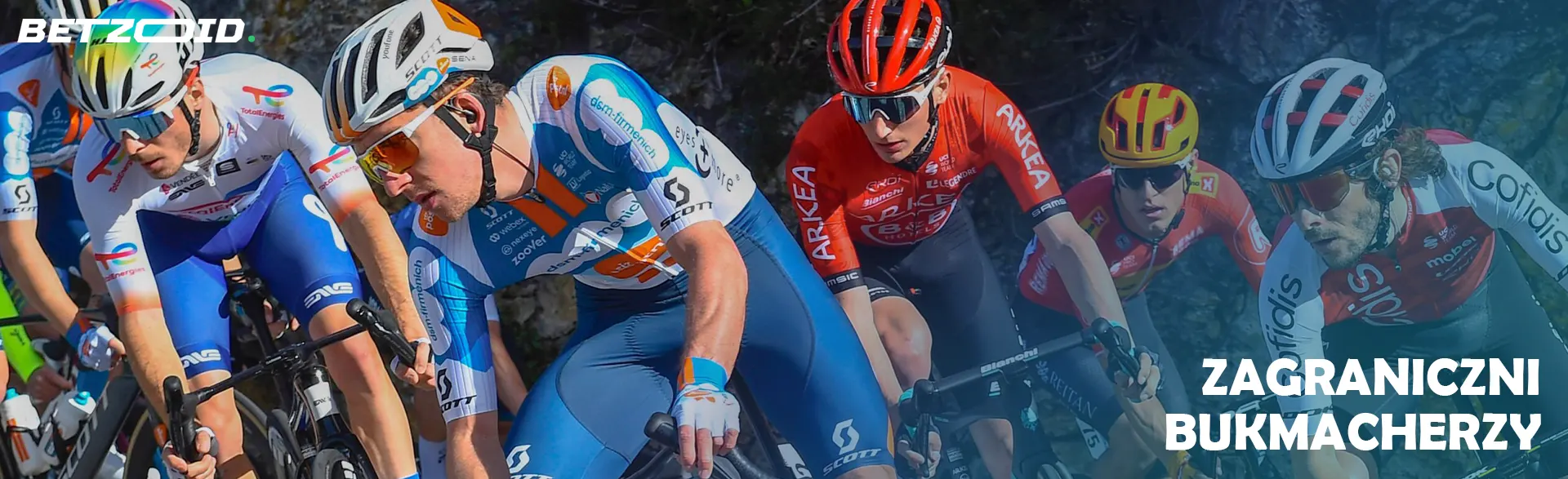 Rowerzyści podczas wyścigu.