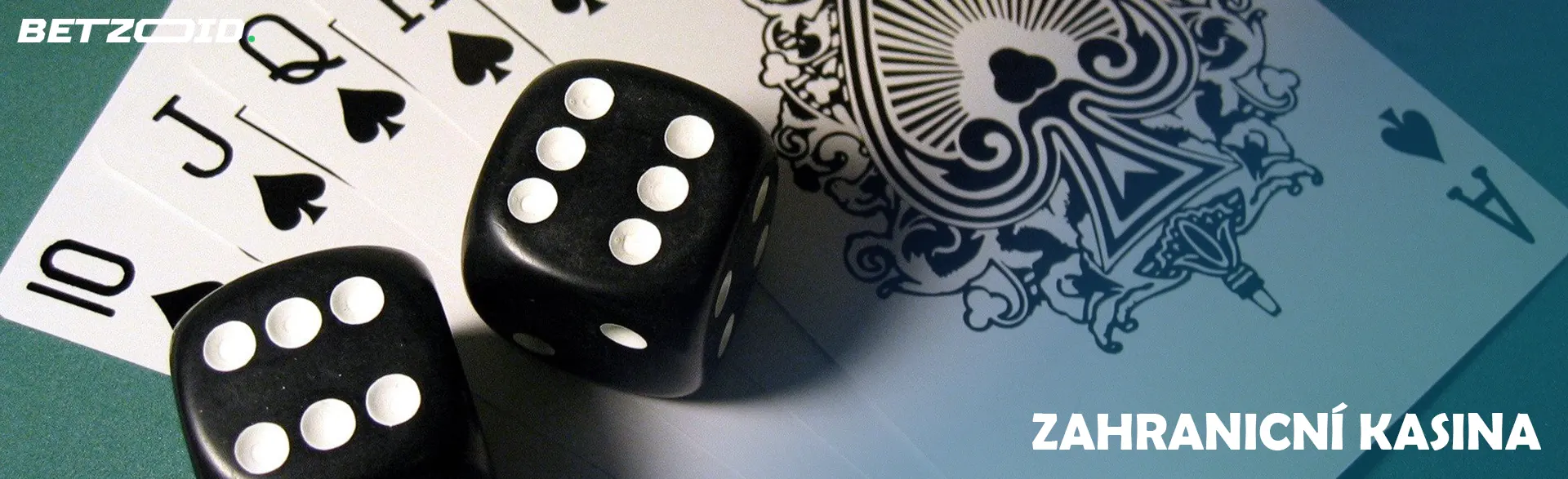 Kostky jsou umístěny na kartách.